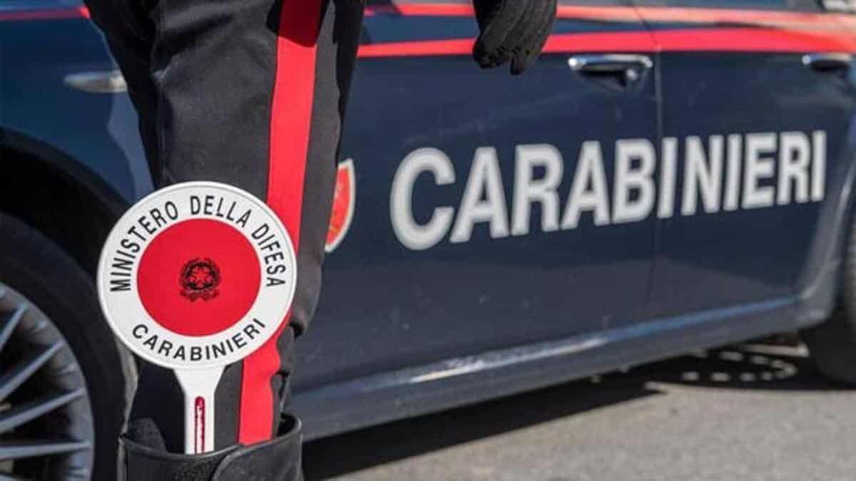 Allarme bomba su treno alta velocità diretto a Milano, passeggeri evacuati