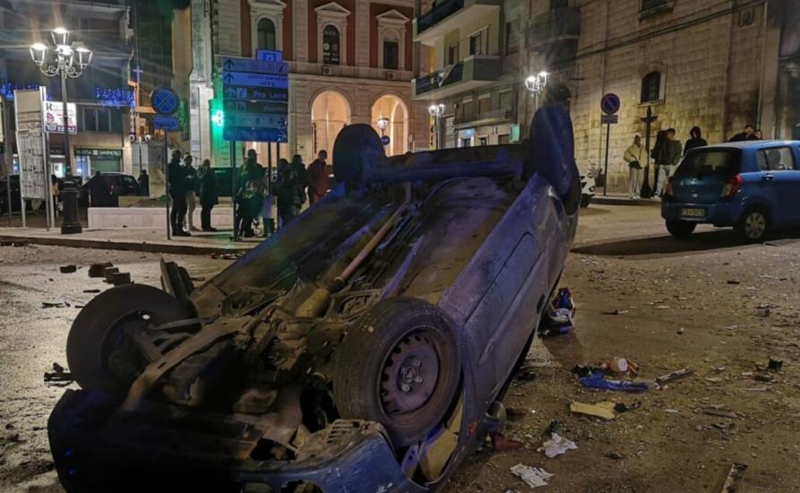 A Molfetta, indagini dei Carabinieri rivelano dettagli sconvolgenti sulla vittima della vandalizzazione auto durante la notte di Capodanno, aggravando la tristezza della vicenda.