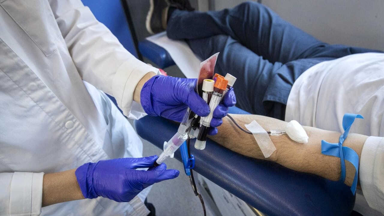 Un episodio inquietante al centro trasfusionale Avis di Livorno viene evitato grazie alla prontezza dei controlli: un militare sieropositivo tenta di donare il sangue.
