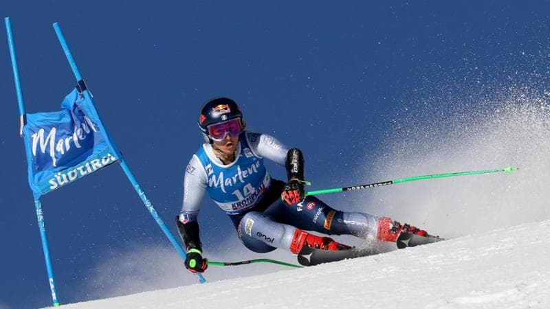 Terribile caduta in allenamento per Sofia Goggia, frattura della tibia e perone, per la sciatrice stagione finita