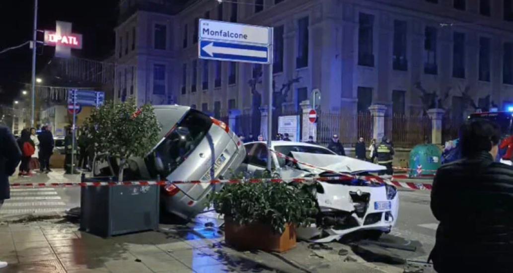 Violento scontro a Bari quattro feriti in seguito a un incidente stradale