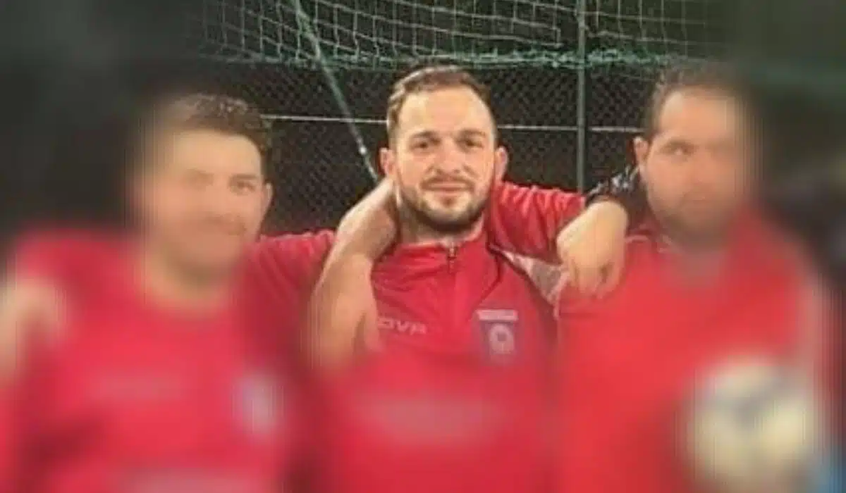 Un giovane calciatore, Gabriele Di Vito, muore a 30 anni a seguito di un malore dopo l'allenamento, lasciando la comunità di Campomarino in lutto.