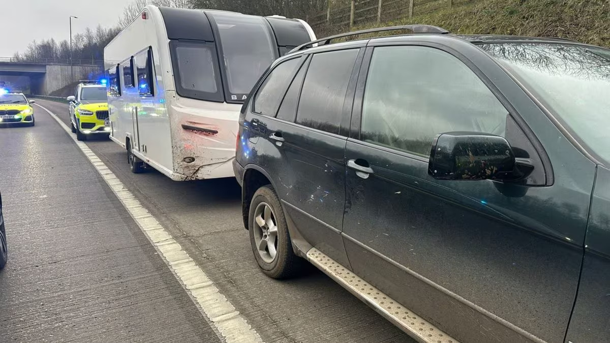 Un bambino di 11 anni al volante di una BMW che trainava una roulotte rubata lascia sbigottiti gli agenti nel North Yorkshire, innescando un dibattito sulla sicurezza e la prevenzione dei furti.