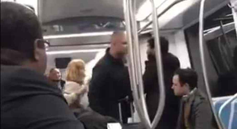Rissa sulla Metro, scoppia la violenza tra passeggeri