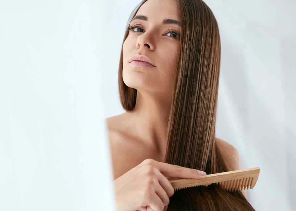 Capelli lisci: come trattarli e cosa non fare
