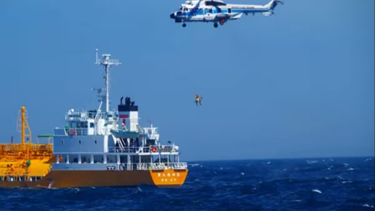 Giovane turista cinese alla deriva per 36 ore salvata al largo del Giappone