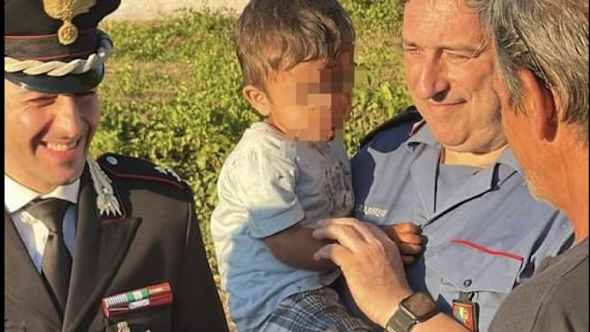 Locorotondo, le prime foto del ritrovamento di Domenico il bimbo di due anni scomparso, ora ricoverato in ospedale