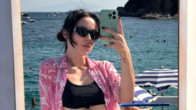 Aurora Ramazzotti, rientrata recentemente dall'Alta Badia, si gode un weekend a Capri con l'amica Sara Daniele, ma non mancano le critiche su Instagram.