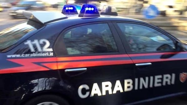 Puglia, 37enne non accetta che la sua ex abbia un nuovo compagno, incendia due case e 7 auto