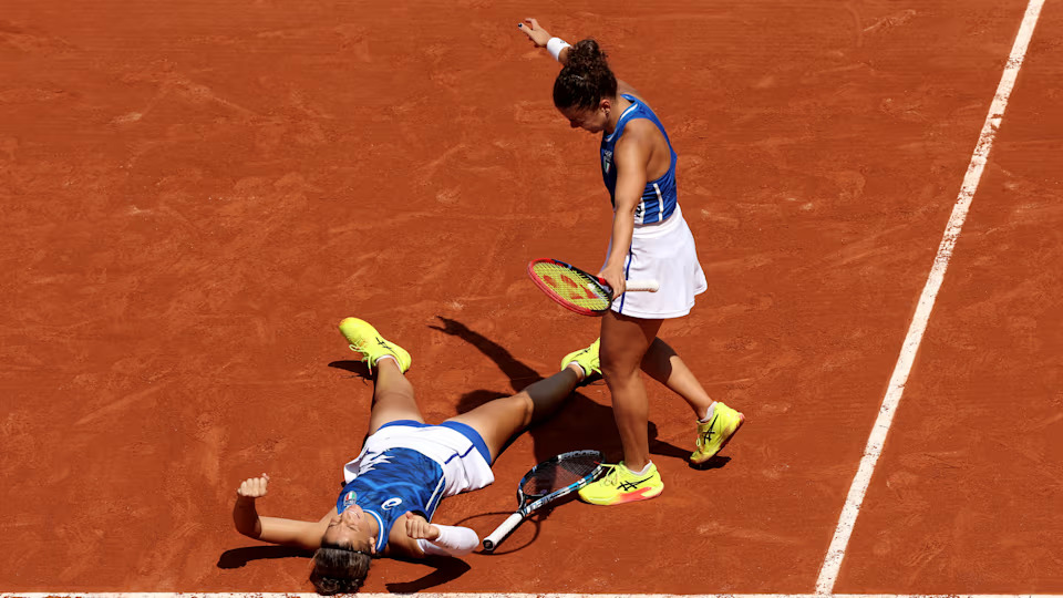 Sara Errani e Jasmine Paolini entrano di diritto nella storia del tennis, conquistato l'oro a Parigi