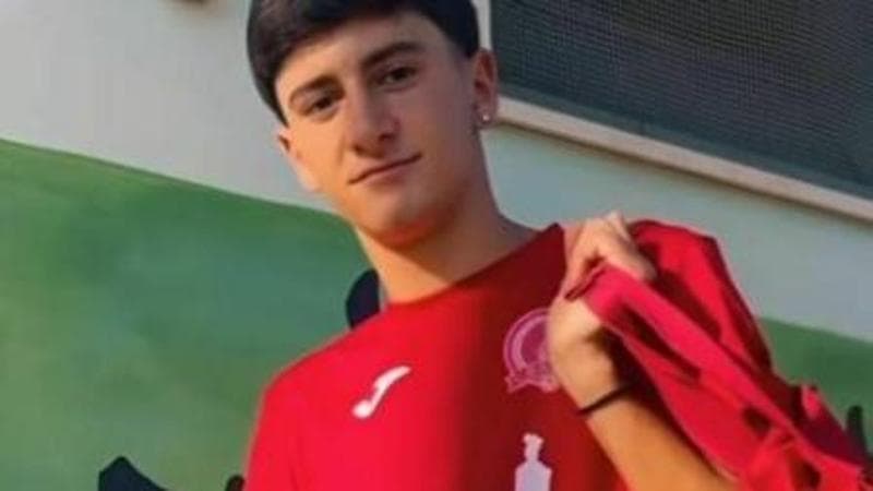 Taranto, Mirko 16enne giovane calciatore, si è svegliato dal coma, fu investito all’uscita dallo stadio