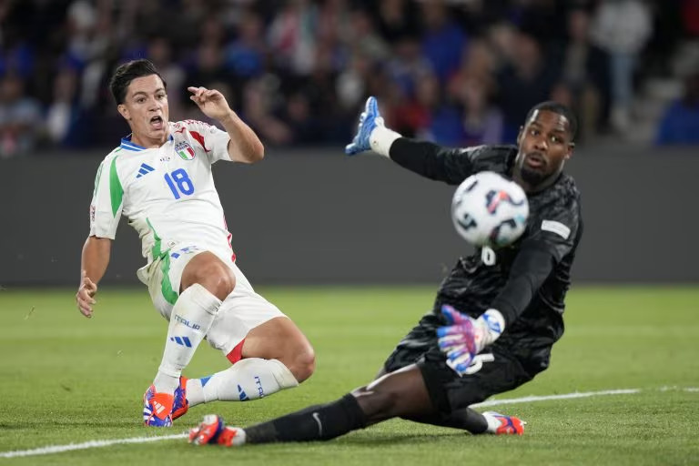 La sconfitta della Francia contro l'Italia al Parc des Princes ha lasciato un segno profondo nei Bleus.