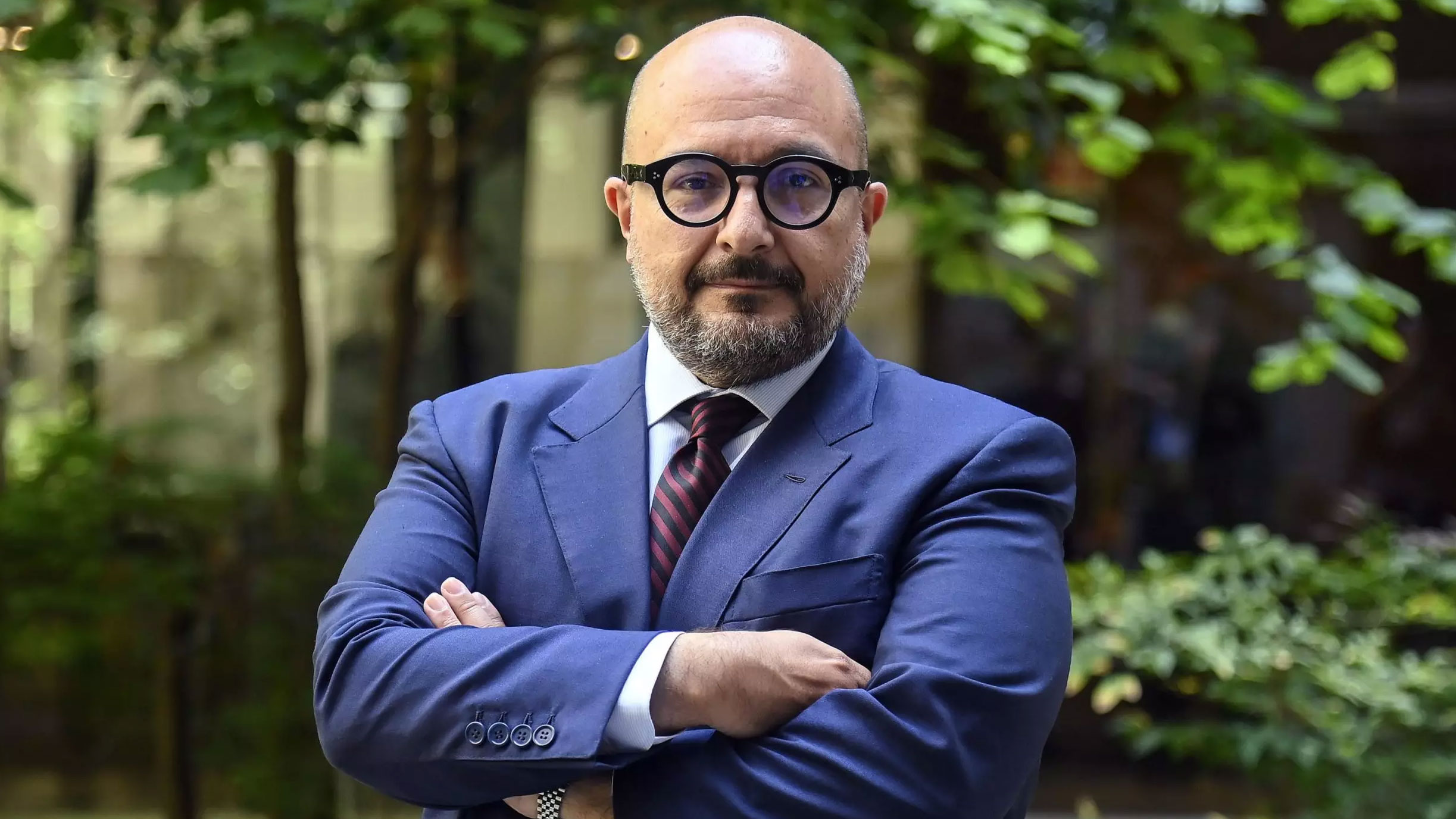 Il ministro della Cultura, Gennaro Sangiuliano, ha presentato le sue dimissioni irrevocabili a Giorgia Meloni, motivando la decisione con l’esigenza di difendere la propria onorabilità dalle accuse emerse nelle ultime settimane.