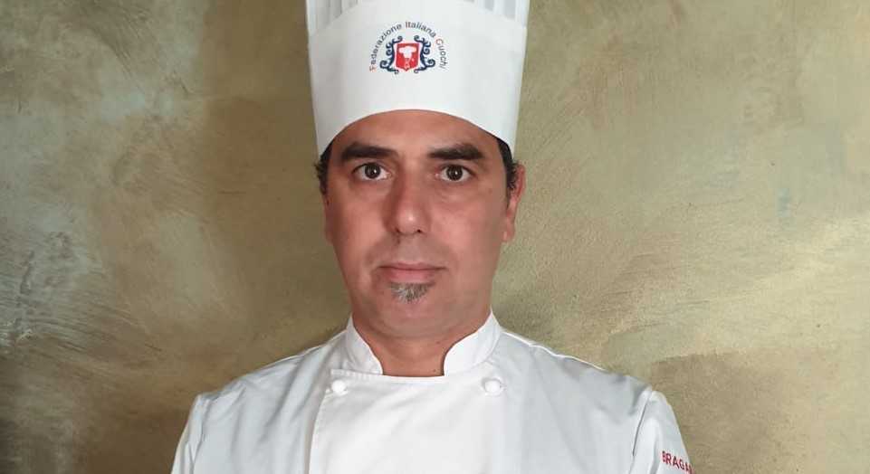 Lo chef Maurizio Scialabba, originario di Palermo, ha perso la vita in un tragico incidente stradale a Loreto Aprutino.