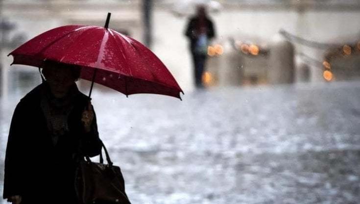 Previsti temporali e piogge in Puglia per tutta la giornata di domani, con allerta gialla diramata dalla Protezione civile.