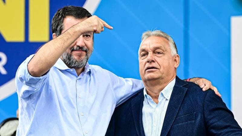 Il premier ungherese Viktor Orban ha partecipato al raduno della Lega a Pontida, dove ha espresso il suo sostegno a Matteo Salvini in merito al processo Open Arms.