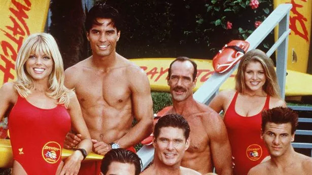 Michael Newman, attore noto per il suo ruolo nella serie tv Baywatch, è scomparso all'età di 68 anni. Newman, l'unico membro del cast che nella vita reale era un bagnino, ha preso parte a 150 episodi dello show, superato solo da David Hasselhoff per numero di apparizioni.