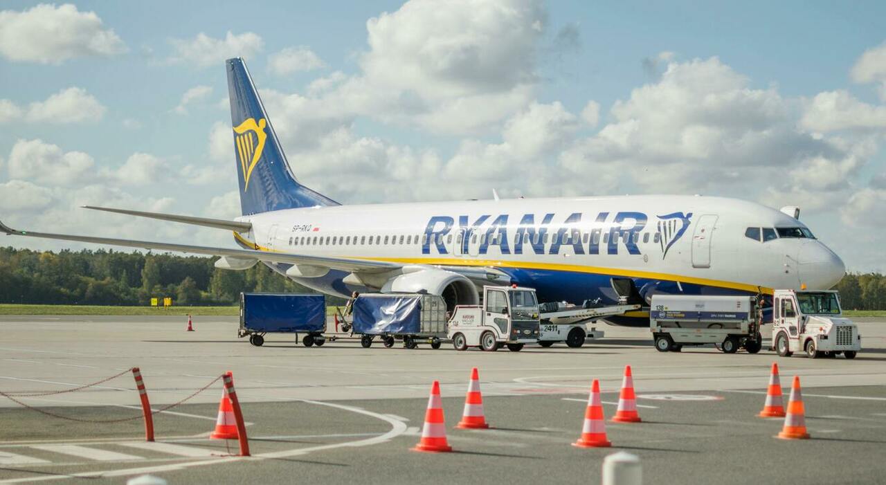 Ancora disagi per i passeggeri di Ryanair, in particolare quelli del volo FR3979 da Parigi Beauvais a Bari, annullato all’ultimo momento la sera del 20 ottobre, senza assistenza immediata.