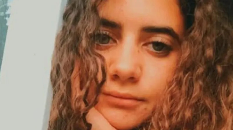 La studentessa Chiara Petrolini, 21 anni di Traversetolo (Parma), è accusata di omicidio premeditato e soppressione di cadavere di due neonati.