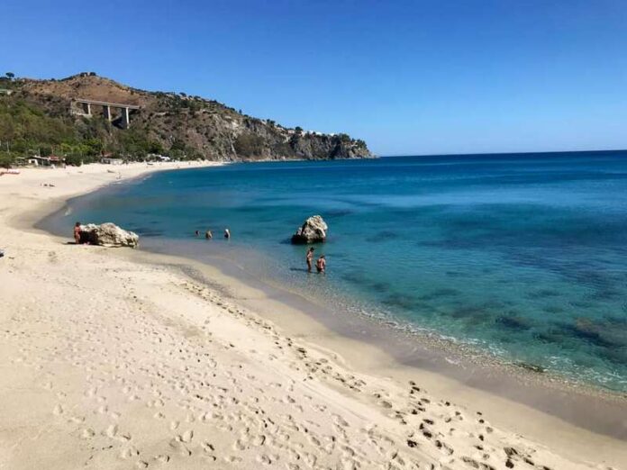 Un periodo di alta pressione porterà temperature più alte della media stagionale su gran parte dell'Italia, con picchi fino a 28 °C in Sardegna.