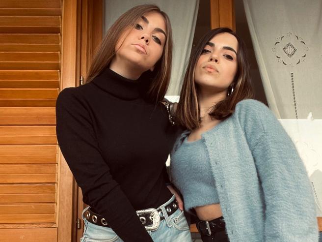 Giulia Muscariello e Chiara Memoli si sono laureate a distanza di pochi giorni l’una dall’altra, segnando un altro traguardo importante dopo la tragica vicenda che le ha unite nel 2020.