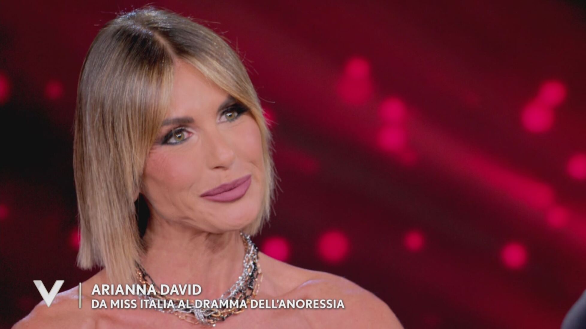 Arianna David, ex Miss Italia, racconta a Verissimo la sua lunga battaglia contro l’anoressia nervosa e le sfide affrontate nella sua vita privata e professionale.