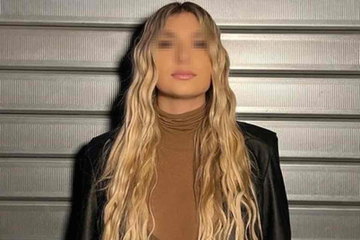 Chanel Totti, figlia di Francesco Totti e Ilary Blasi, continua a catalizzare l'attenzione online con contenuti che dividono il pubblico, tra lusso e polemiche.