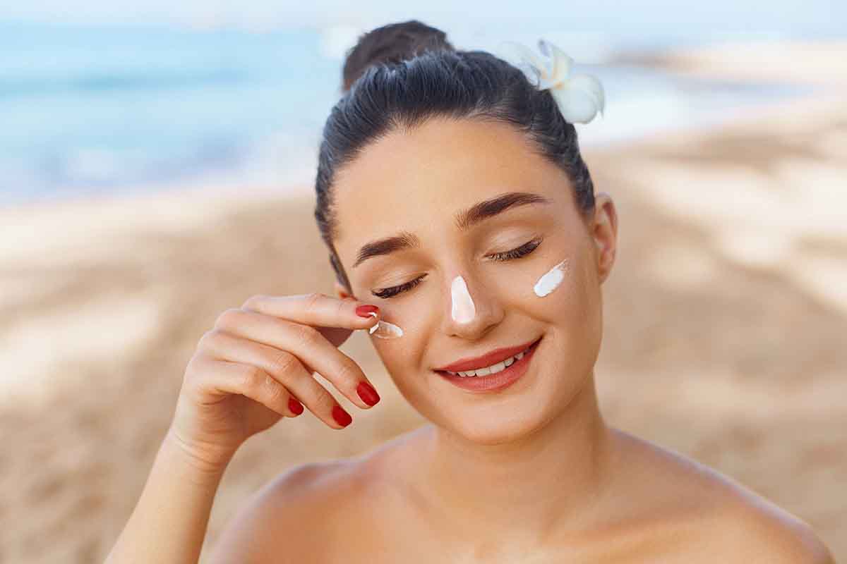 Come applicare correttamente la crema solare viso: alcuni consigli