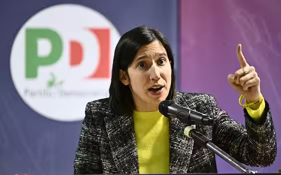 La segretaria del PD, Elly Schlein, presenta un piano per l'Italia e il partito, puntando su sanità, lavoro e diritti sociali.