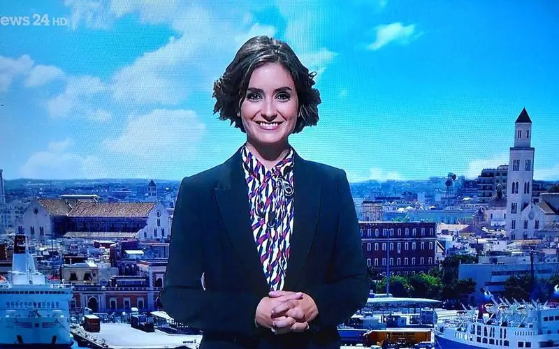 La conduttrice del meteo di Rainews24, Marilina Succo, affronta un malore in diretta ma dimostra grande forza di volontà tornando sullo schermo il giorno dopo.