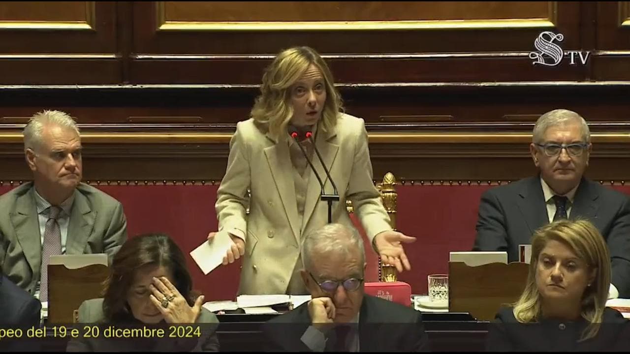 La premier Giorgia Meloni difende l’operato del governo a Caivano, rispondendo con fermezza alle critiche delle opposizioni durante la replica al Senato.