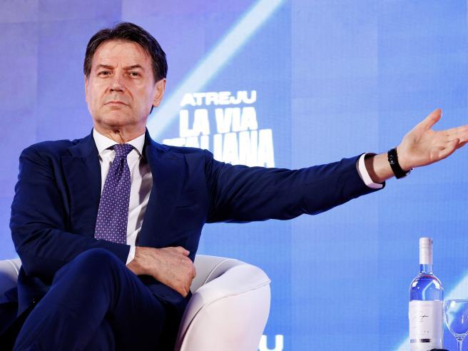 Giuseppe Conte ha partecipato alla kermesse di Fratelli d’Italia, affrontando temi interni al Movimento 5 Stelle e delineando la sua posizione politica in un confronto aperto.