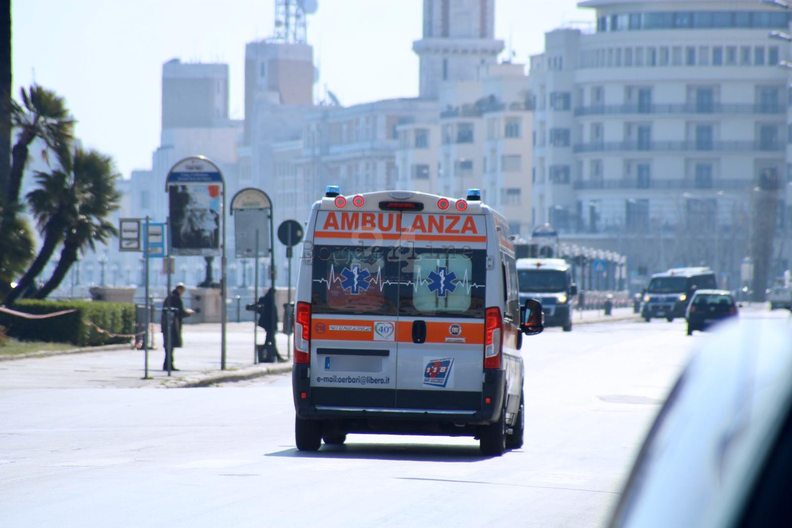 Un impatto tra un’automobile e una moto si è verificato questa mattina sul lungomare di Bari, nelle vicinanze della Basilica di San Nicola. Le condizioni del motociclista non sono ancora note.