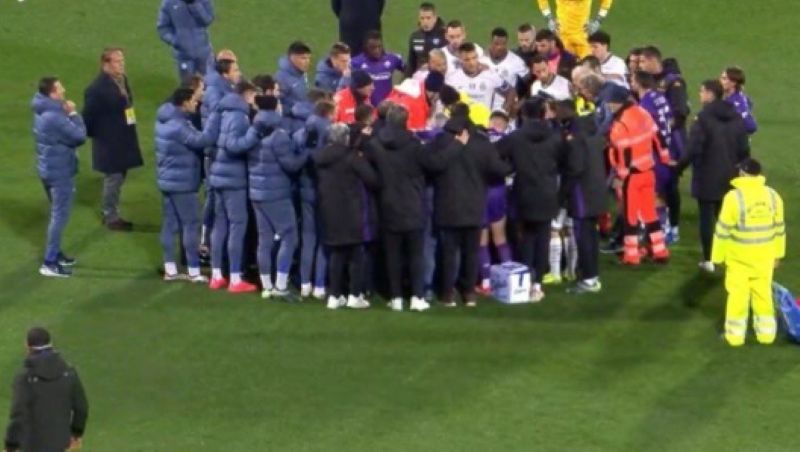 Momenti di paura a Firenze durante Fiorentina-Inter: Edoardo Bove crolla a terra. Trasportato via in ambulanza, la partita è stata sospesa.