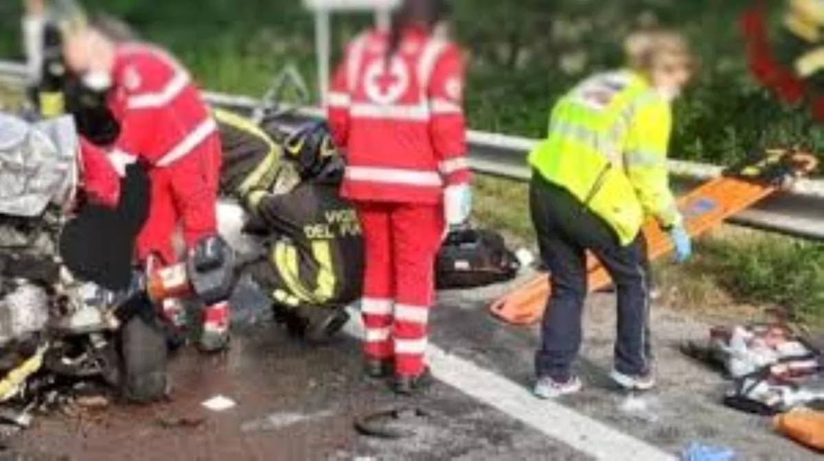 Accompagna i figli a scuola, finisce fuori strada e si schianta contro un muro, muore bambina di 9 anni