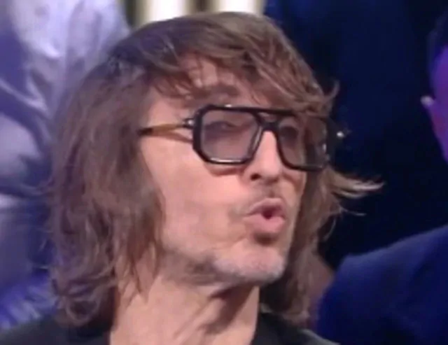 Botta e risposta infuocato tra eco-attivisti e Giuseppe Cruciani sul tema del “giusto prezzo” per il cibo e le proteste nei ristoranti di lusso.
