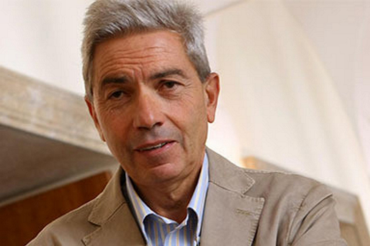 Il giornalista critica duramente Meloni e i suoi ministri: “Chiamarli fascisti è quasi fargli un favore”