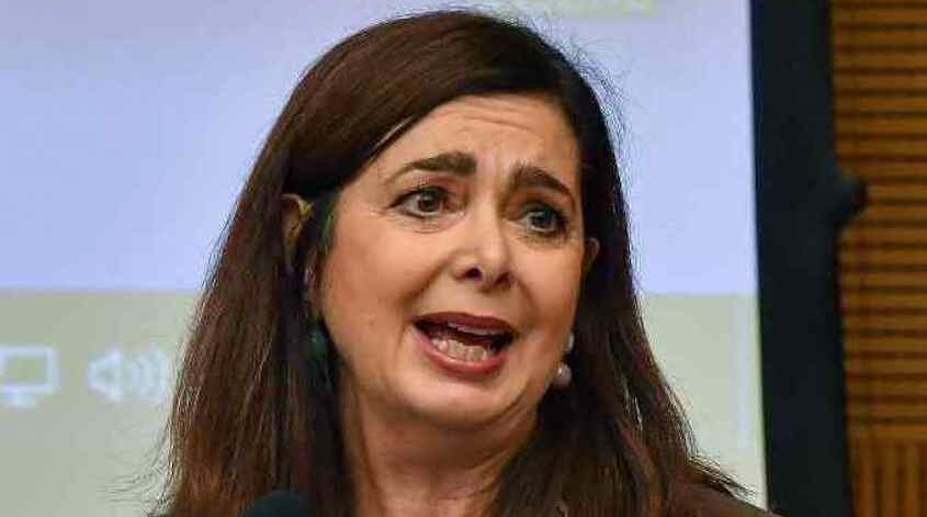 Cassazione: via “padre” e “madre” dai documenti dei minori, sarà “genitore”. Esulta Boldrini: “Fine del bullismo di Stato”