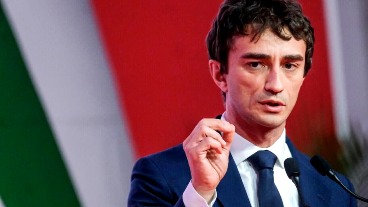 Migranti trasferiti in Albania, Bignami contro la Schlein “Voleva portarli in Albania in poltrona?”